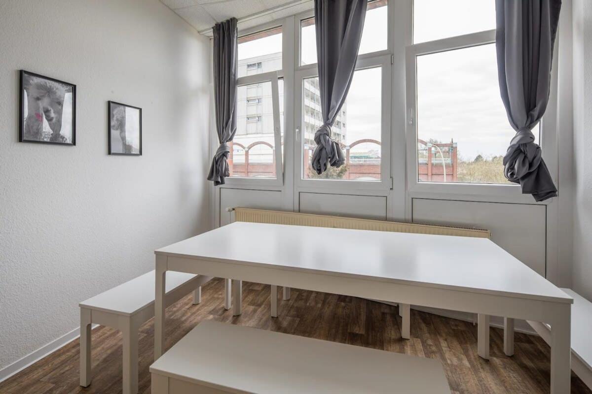 Spacious 2 Bedroom Apartment Hamburg Luaran gambar