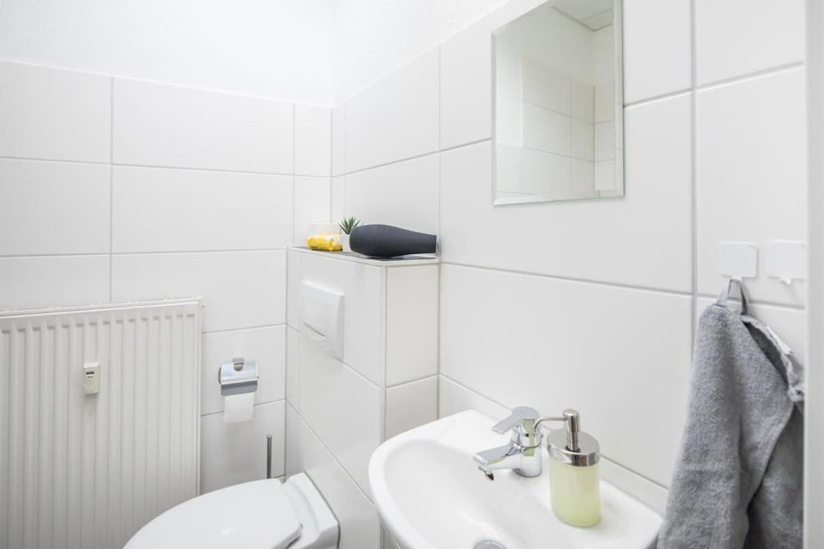 Spacious 2 Bedroom Apartment Hamburg Luaran gambar